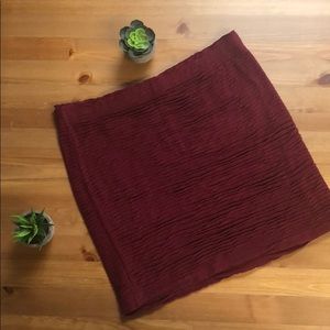 F21 • Burgundy rouch body con skirt